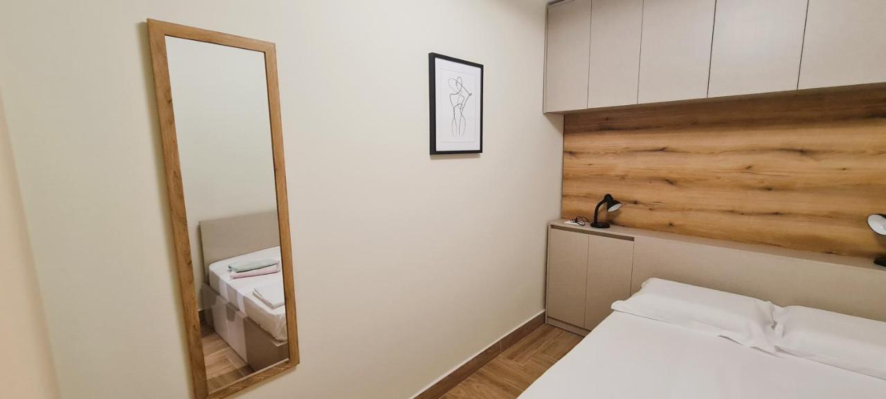 2V1 - Center Apartment 4 Tirana Zewnętrze zdjęcie